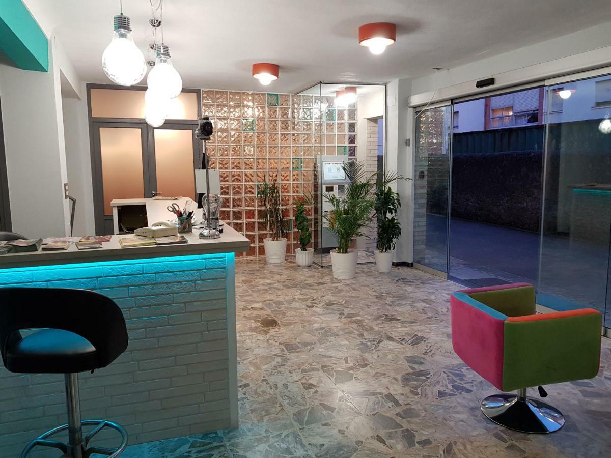 Hostal Rosi Laredo Exterior foto